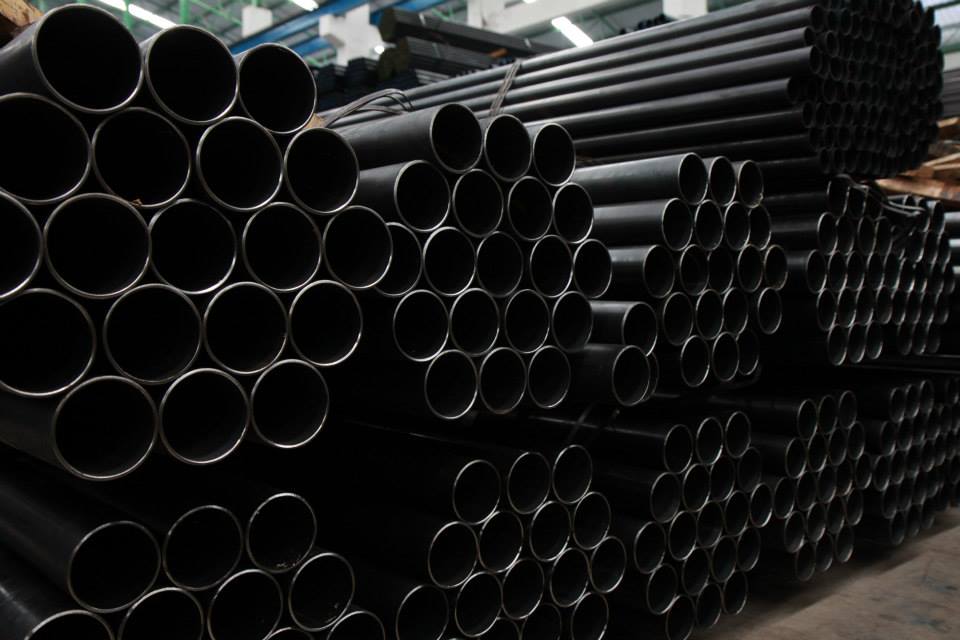 black steel pipes tubes